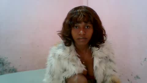 Snapshot of aurelia107 chatting on 06-30-26, 05:52 aurelia107 online show from 06-30-26, 05:52