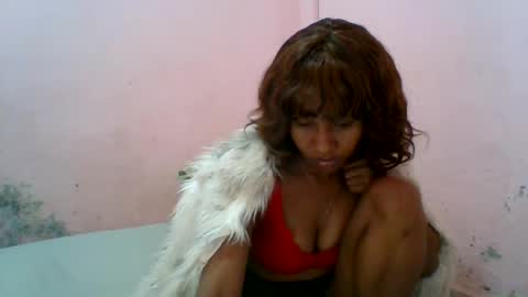 Snapshot of aurelia107 chatting on 06-30-26, 09:49 aurelia107 online show from 06-30-26, 09:49