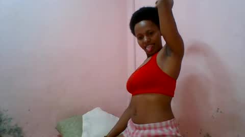 Snapshot of aurelia107 chatting on 07-09-26, 05:11 aurelia107 online show from 07-09-26, 05:11