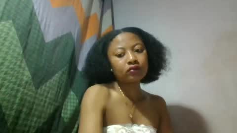 Snapshot of aurelie08 chatting on 06-19-26, 01:21 aurelie08 online show from 06-19-26, 01:21