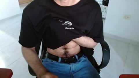 Snapshot of aureliv1 chatting on 06-24-26, 11:04 Aureliano online show from 06-24-26, 11:04