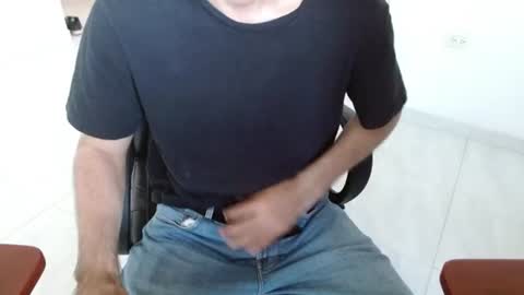 Snapshot of aureliv1 chatting on 06-25-26, 10:25 Aureliano online show from 06-25-26, 10:25