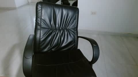 Snapshot of aureliv1 chatting on 06-30-26, 10:44 Aureliano online show from 06-30-26, 10:44