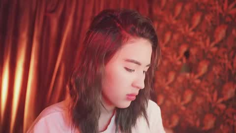 Nayeon online show from 12-20-24, 03:10