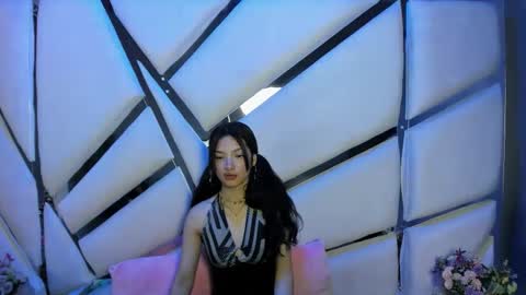 Snapshot of aurora18palmer chatting on 11-10-25, 03:00 aurora online show from 11-10-25, 03:00