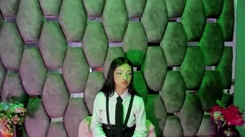 Snapshot of aurora18palmer chatting on 12-18-25, 04:02 aurora online show from 12-18-25, 04:02