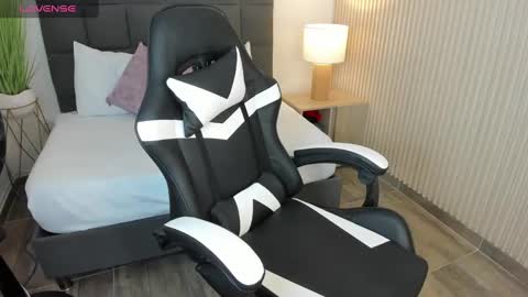 A U R O R A online show from 12-29-24, 08:00