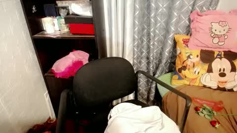 cute online show from 02-14-25, 11:42