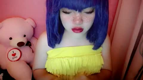cute online show from 05-22-26, 09:42