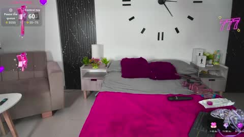 Snapshot of aurora_petitee chatting on 05-02-26, 01:27 Aurora online show from 05-02-26, 01:27