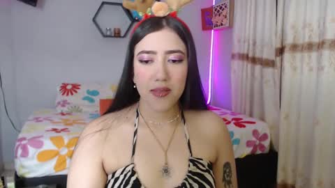 Snapshot of aurora_shy_ chatting on 12-11-24, 04:28 Aurora online show from 12-11-24, 04:28