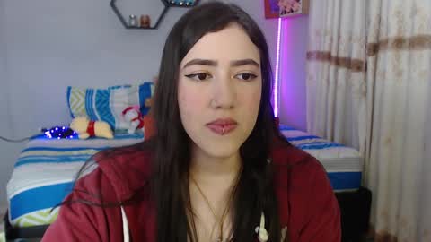 Snapshot of aurora_shy_ chatting on 12-13-24, 08:04 Aurora online show from 12-13-24, 08:04