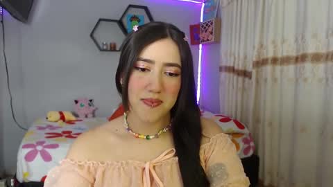 Snapshot of aurora_shy_ chatting on 01-18-25, 04:15 Aurora online show from 01-18-25, 04:15