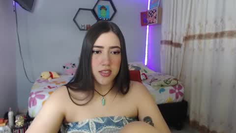 Snapshot of aurora_shy_ chatting on 02-05-25, 11:17 Aurora online show from 02-05-25, 11:17