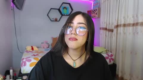 Snapshot of aurora_shy_ chatting on 02-13-25, 11:04 Aurora online show from 02-13-25, 11:04