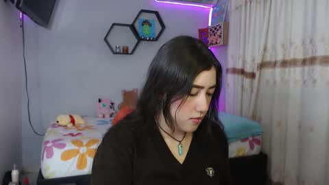 Snapshot of aurora_shy_ chatting on 02-18-25, 05:10 Aurora online show from 02-18-25, 05:10