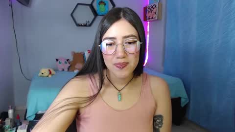 Snapshot of aurora_shy_ chatting on 03-11-25, 03:48 Aurora online show from 03-11-25, 03:48