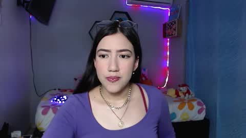 Snapshot of aurora_shy_ chatting on 09-12-25, 10:37 Aurora online show from 09-12-25, 10:37