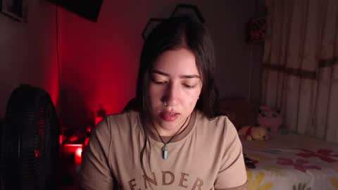 Snapshot of aurora_shy_ chatting on 05-25-26, 02:28 Aurora online show from 05-25-26, 02:28