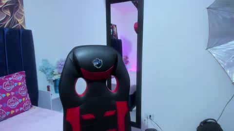 Snapshot of aurora_wish chatting on 02-21-26, 12:39 aurora_wish online show from 02-21-26, 12:39