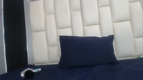 auroraa_miller online show from 12-27-24, 12:23