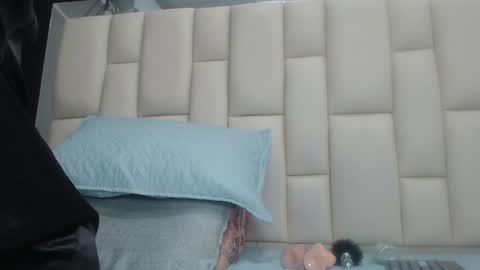 auroraa_miller online show from 12-30-24, 12:09