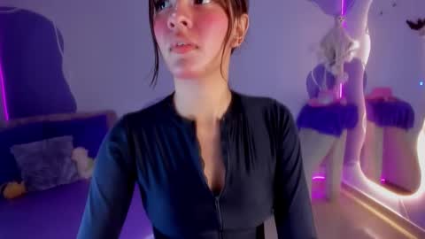 auroracute2 online show from 11-13-25, 02:16