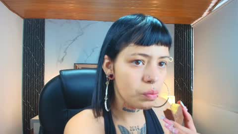 Snapshot of auroradiaz_ chatting on 05-25-26, 11:49 Aurora Diaz online show from 05-25-26, 11:49