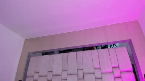 Aurora  online show from 10-16-25, 07:48