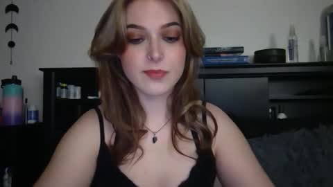 auroralightz1 online show from 02-14-26, 03:36