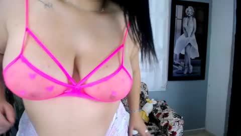 Snapshot of auroramcry chatting on 05-02-26, 03:00 INSTAGRAM AURORA MCRY online show from 05-02-26, 03:00