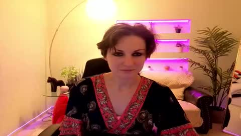 Aurora online show from 11-19-25, 08:31