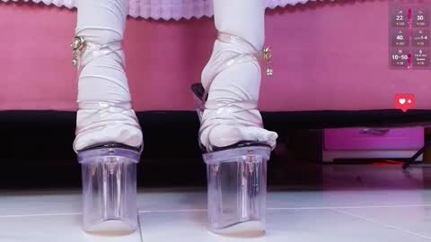 Aurora online show from 12-15-25, 01:48