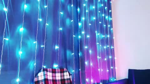 Snapshot of auroraunique chatting on 03-06-25, 03:35 Aurora online show from 03-06-25, 03:35