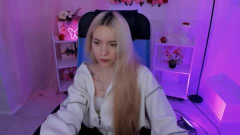 Snapshot of aurorawrenfield chatting on 09-23-25, 05:32 aurorawrenfield online show from 09-23-25, 05:32