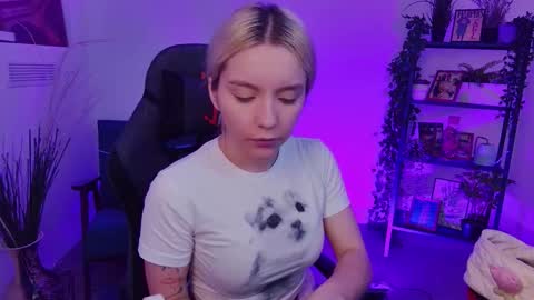 Snapshot of aurorawrenfield chatting on 09-25-25, 04:38 aurorawrenfield online show from 09-25-25, 04:38