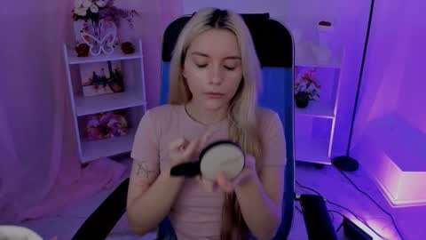 Snapshot of aurorawrenfield chatting on 09-29-25, 04:17 aurorawrenfield online show from 09-29-25, 04:17