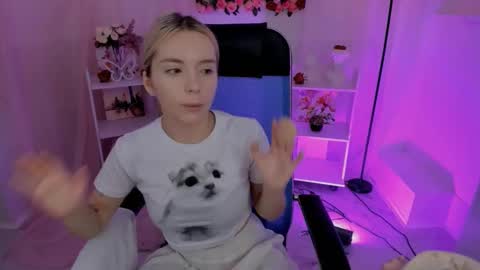 Snapshot of aurorawrenfield chatting on 10-01-25, 04:29 aurorawrenfield online show from 10-01-25, 04:29