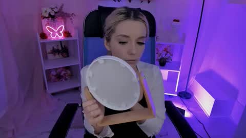 Snapshot of aurorawrenfield chatting on 10-08-25, 04:54 aurorawrenfield online show from 10-08-25, 04:54