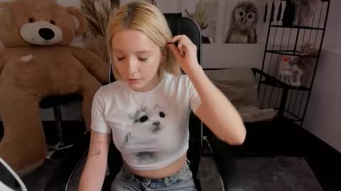 aurorawrenfield online show from 01-12-26, 10:09