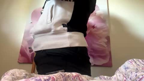 Milf4u online show from 04-15-26, 09:37