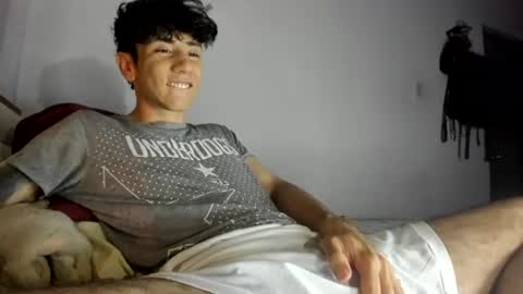 Snapshot of austin1119a chatting on 06-14-26, 01:58 austin1119a online show from 06-14-26, 01:58
