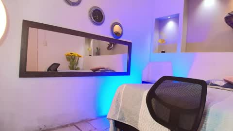 AUSTIN  online show from 12-17-24, 03:17