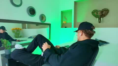 AUSTIN  online show from 01-12-25, 05:03