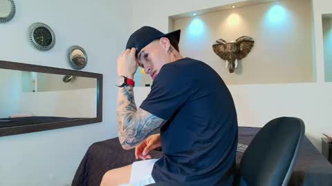 AUSTIN  online show from 02-02-25, 08:46