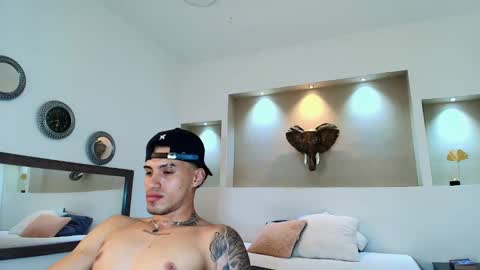 AUSTIN  online show from 02-04-25, 05:21