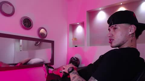 AUSTIN  online show from 02-05-25, 08:11