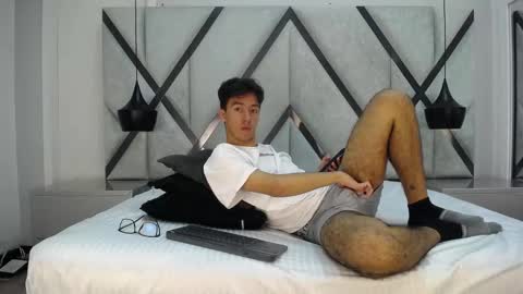 austinreeds online show from 10-14-25, 03:24