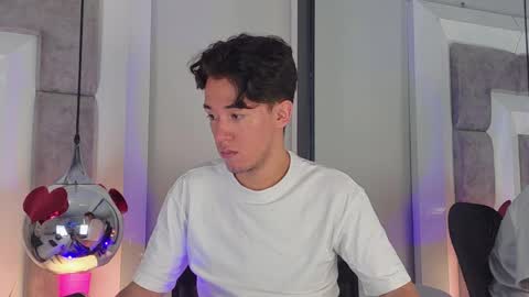 austinreeds online show from 04-06-26, 02:29