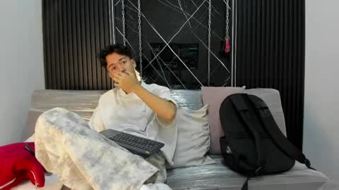 austinreeds online show from 04-11-26, 10:58